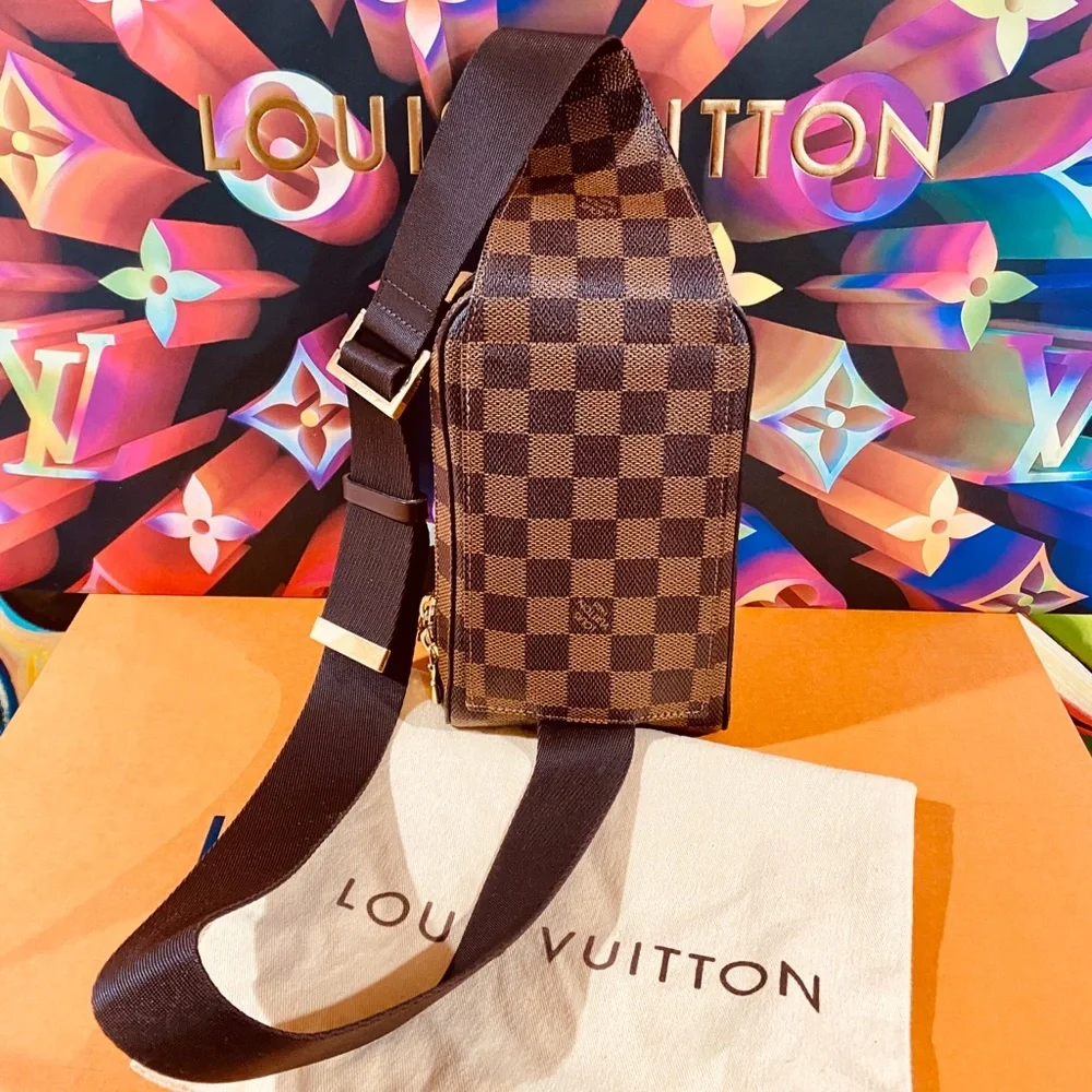 🧸🧸🧸 Authentic Louis Vuitton Geronimo Bodybag